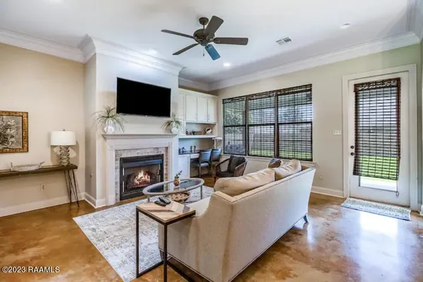 $4,000 | 402 East Martial Avenue, Lafayette, LA 70508