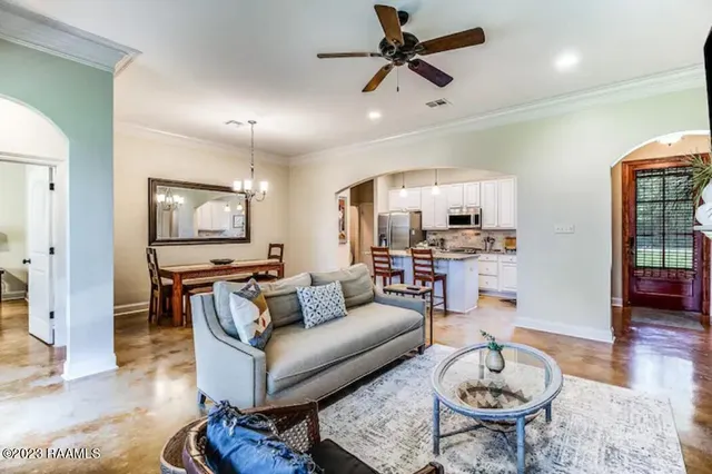 $4,000 | 402 East Martial Avenue, Lafayette, LA 70508