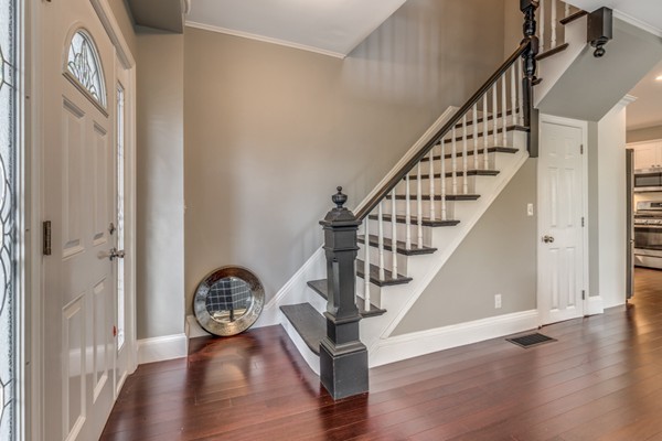 15 Brooks Street Medford, MA 02155 - Photo 4 of 28