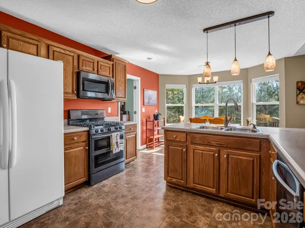 $500,000 | 3 Wagon Trace, Flat Rock, NC 28731