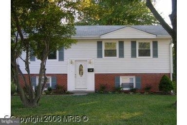 621 Poplar Road Sterling, VA 20164 - Photo 1 of 26 Exterior (Main)