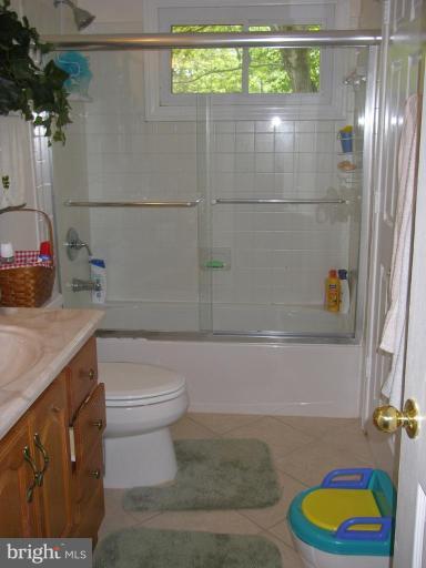 621 Poplar Road Sterling, VA 20164 - Photo 14 of 26 Bath #1