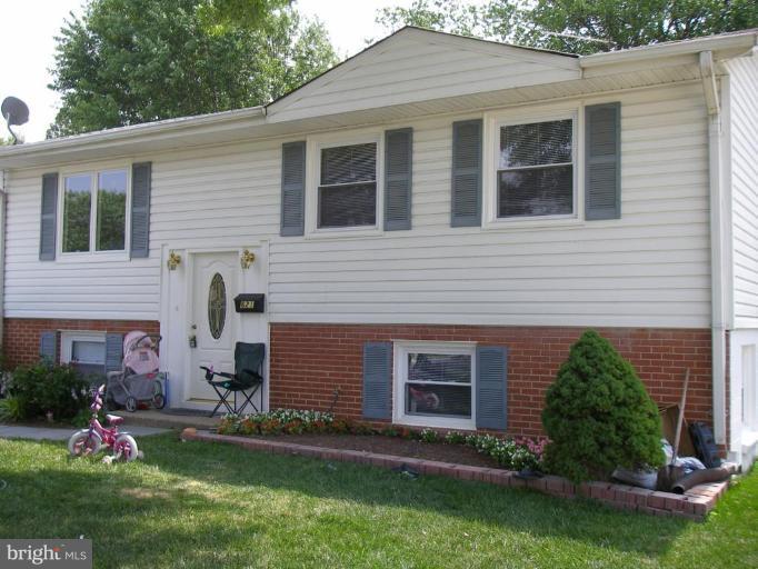 621 Poplar Road Sterling, VA 20164 - Photo 3 of 26 Exterior #2