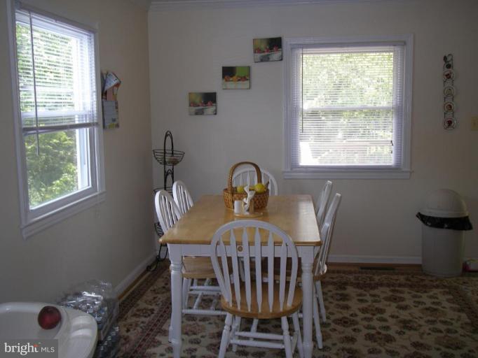 621 Poplar Road Sterling, VA 20164 - Photo 9 of 26 Dining Area