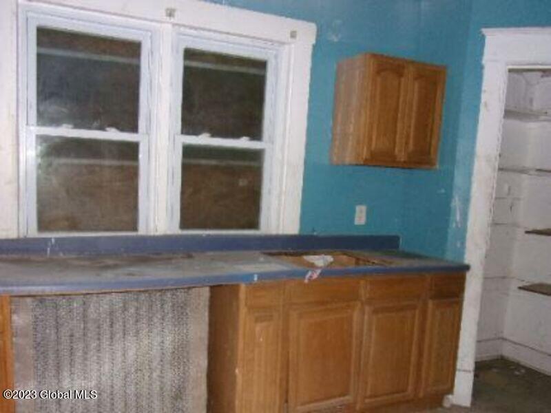 529 Washington Avenue Albany, NY 12206 - Photo 2 of 9 2