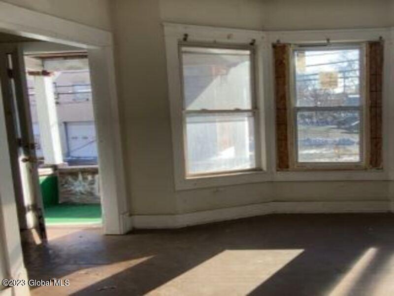 529 Washington Avenue Albany, NY 12206 - Photo 5 of 9 5