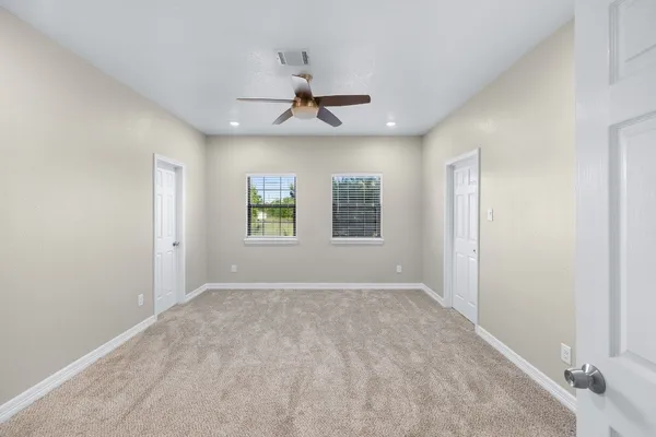 $550,000 | 10269 Highway 90, Bedias, TX 77831