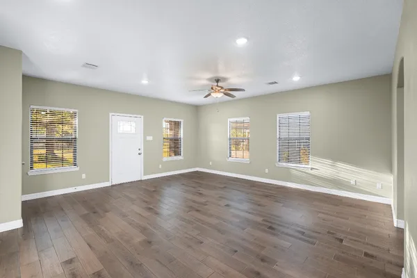 $550,000 | 10269 Highway 90, Bedias, TX 77831