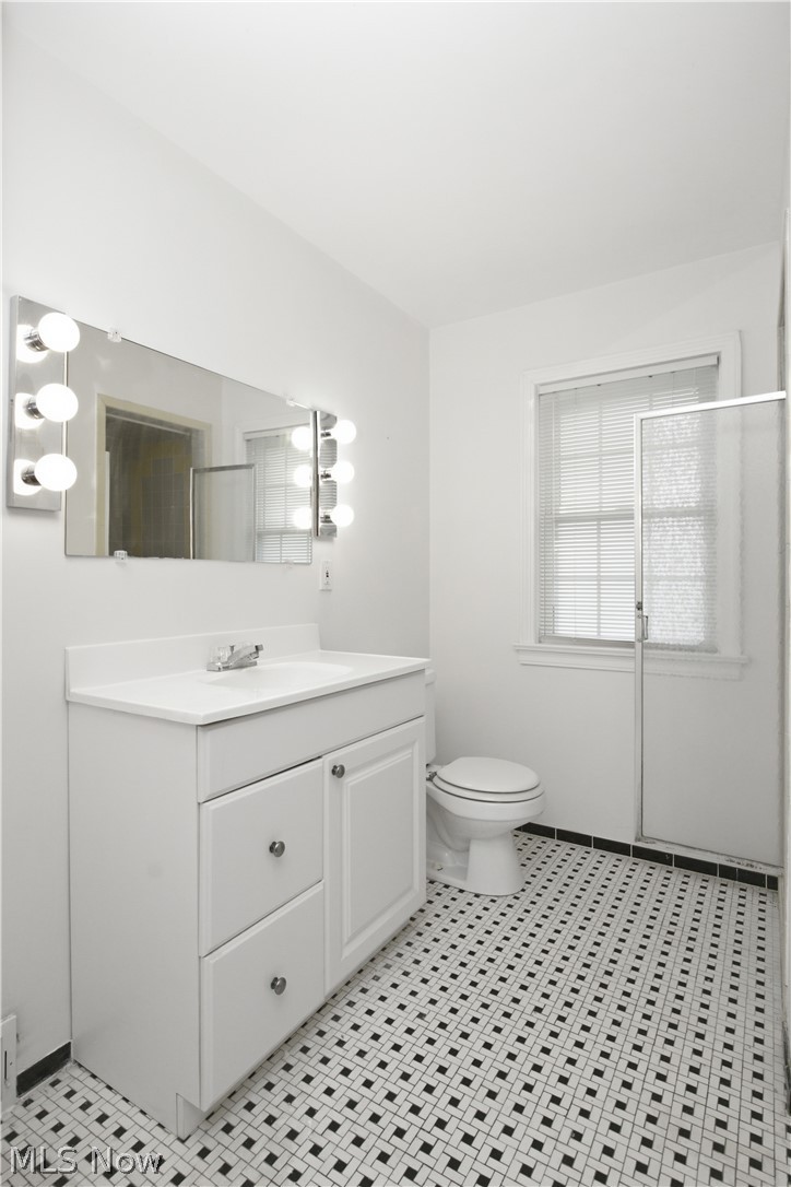 13577 Cedar Road University Heights, OH 44118 - Photo 23 of 33 2nd floor bath