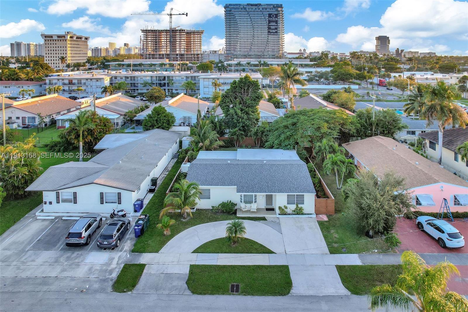 1012 Northeast 2nd Street Hallandale Beach, FL 33009 - Photo 3 of 65