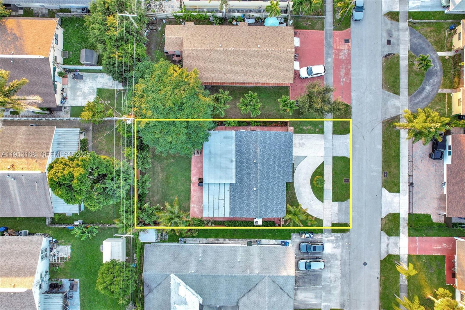 1012 Northeast 2nd Street Hallandale Beach, FL 33009 - Photo 5 of 65