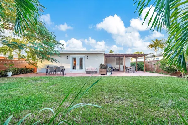 $779,000 | 1012 Northeast 2nd Street, Hallandale Beach, FL 33009