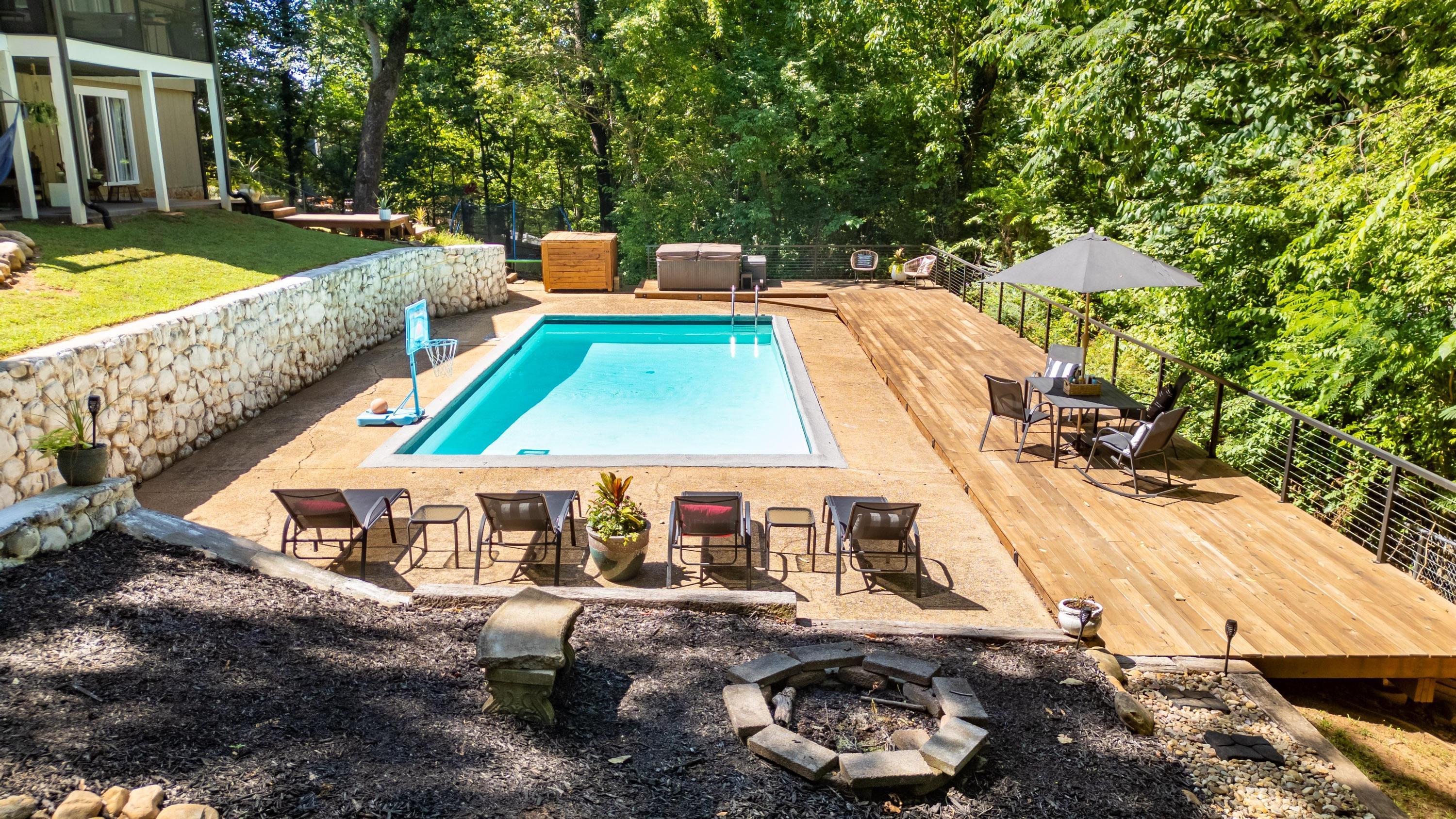 5311 Fairview Road Hixson, TN 37343 - Photo 5 of 40 Inground Pool