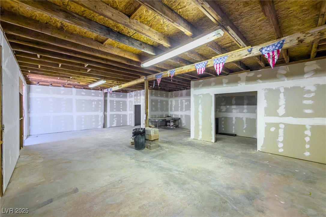 2320 Ida Street Pahrump, NV 89060 - Photo 29 of 30 Garage/workshop