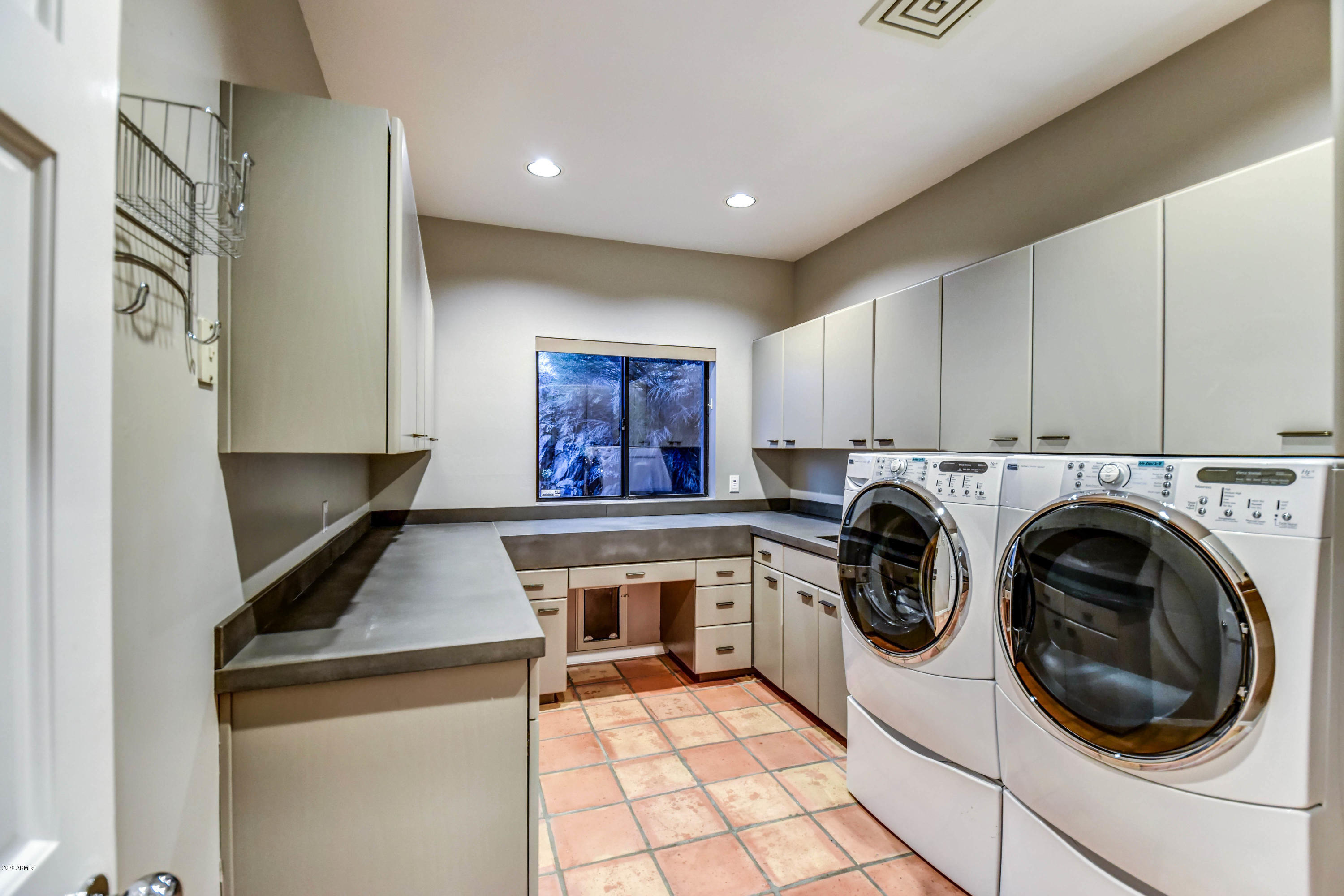 2211 East Mountain View Road Phoenix, AZ 85028 - Photo 76 of 193 laundry 1