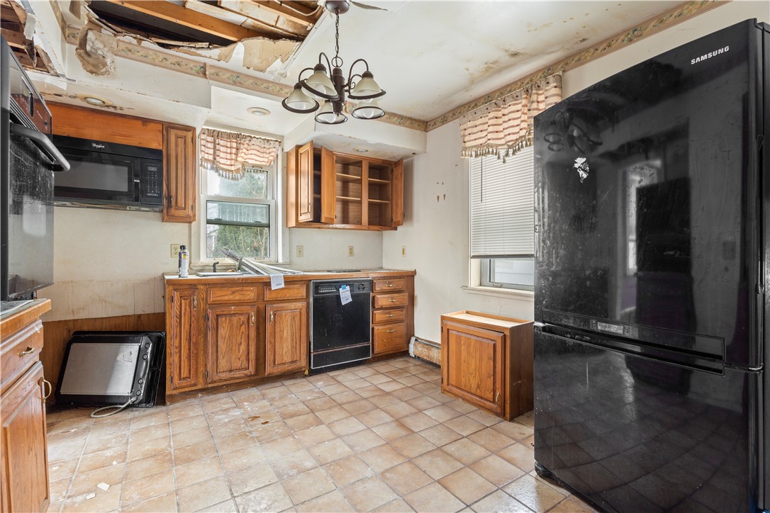 73 Wainwright Street Providence, RI 02908 - Photo 13 of 34