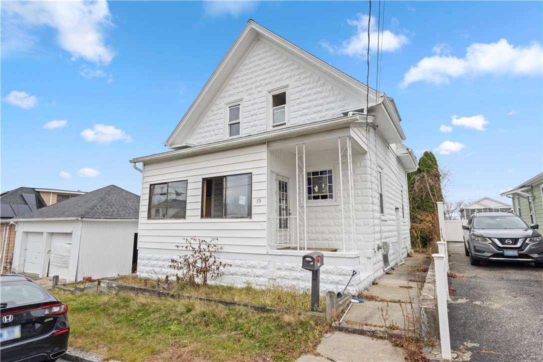 73 Wainwright Street Providence, RI 02908 - Photo 2 of 34