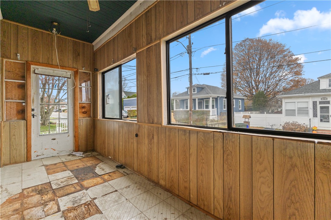 73 Wainwright Street Providence, RI 02908 - Photo 5 of 34