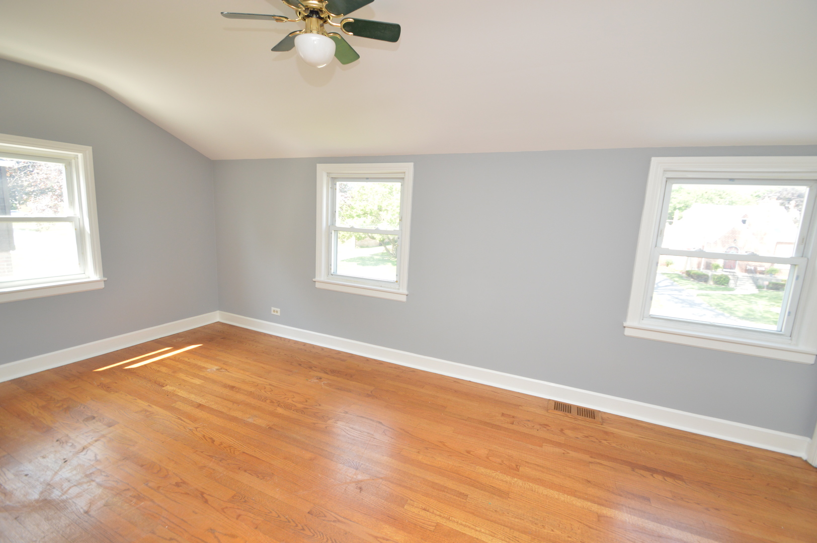 1517 Morris Avenue Berkeley, IL 60163 - Photo 11 of 35 a view of an empty room with a window
