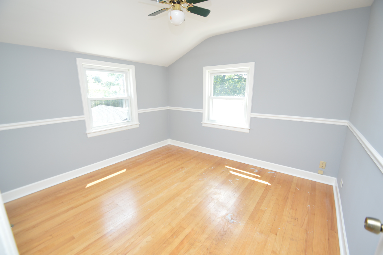 1517 Morris Avenue Berkeley, IL 60163 - Photo 13 of 35 a view of an empty room with a window