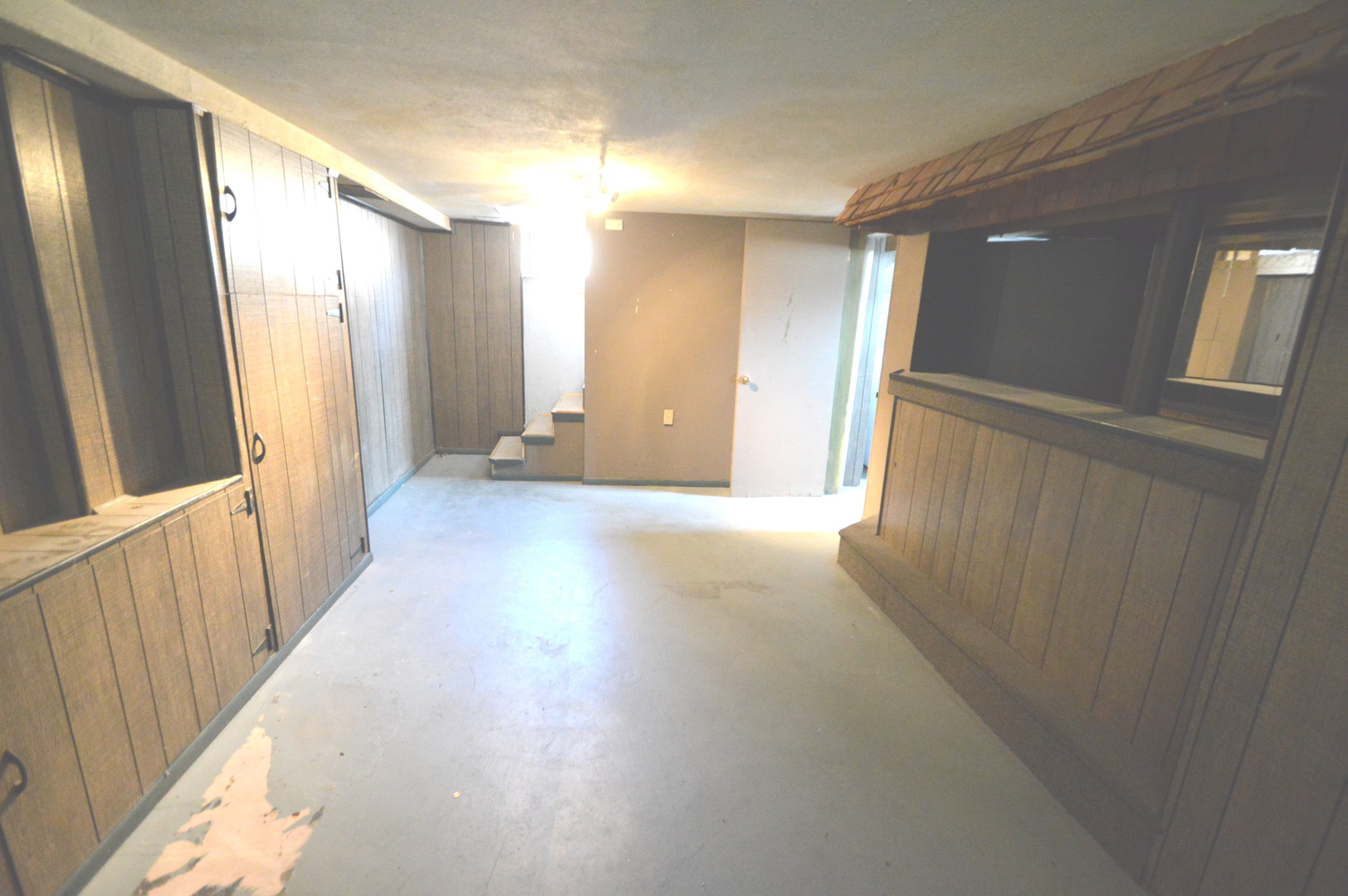 1517 Morris Avenue Berkeley, IL 60163 - Photo 23 of 35 a view of a hallway with wooden floor and staircase