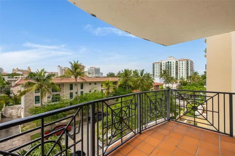 $3,500 | 101 Sidonia Avenue, Unit 404, Coral Gables, FL 33134