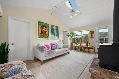 $4,500,000 | 6003-6017 Red Winery Road, Geyserville, CA 95441