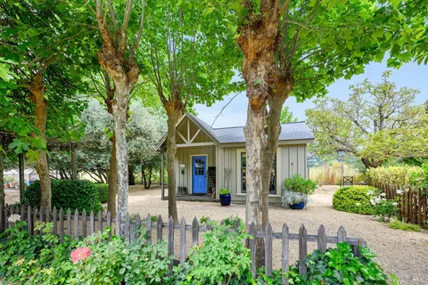 $4,500,000 | 6003-6017 Red Winery Road, Geyserville, CA 95441