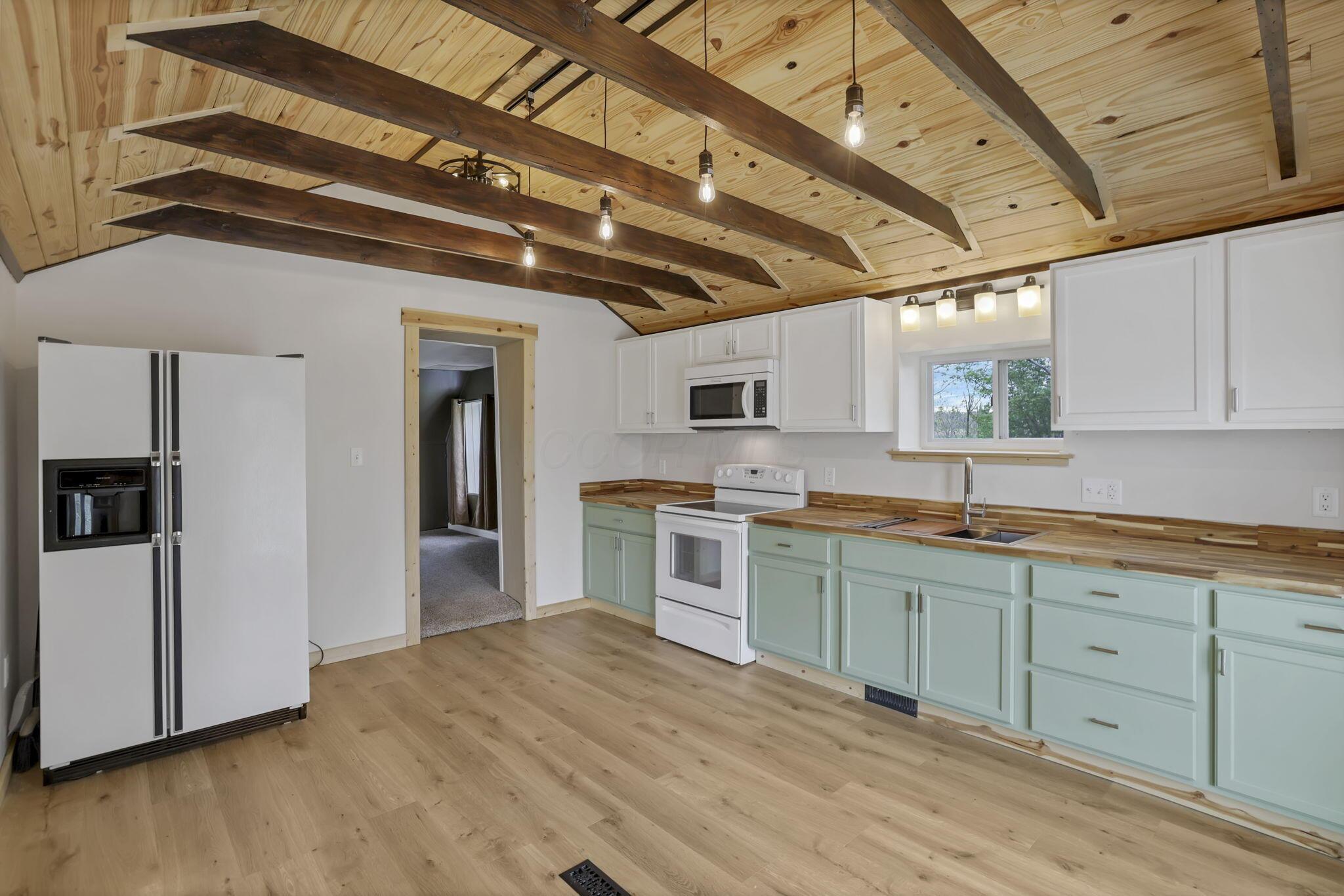 8400 16th Road Southwest, Unit SW Amanda, OH 43102 - Photo 11 of 50 Completely Updated Kitchen w/original beams exposed
