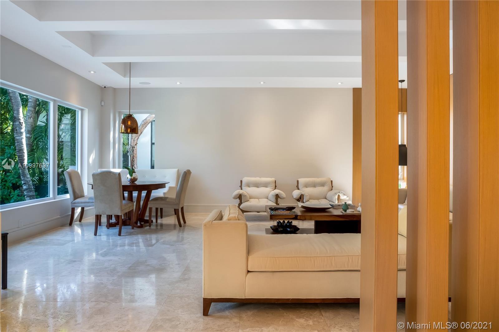 545 Hampton Lane Key Biscayne, FL 33149 - Photo 4 of 33