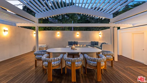 $10,995,000 | 27044 Malibu Cove Colony Drive, Malibu, CA 90265