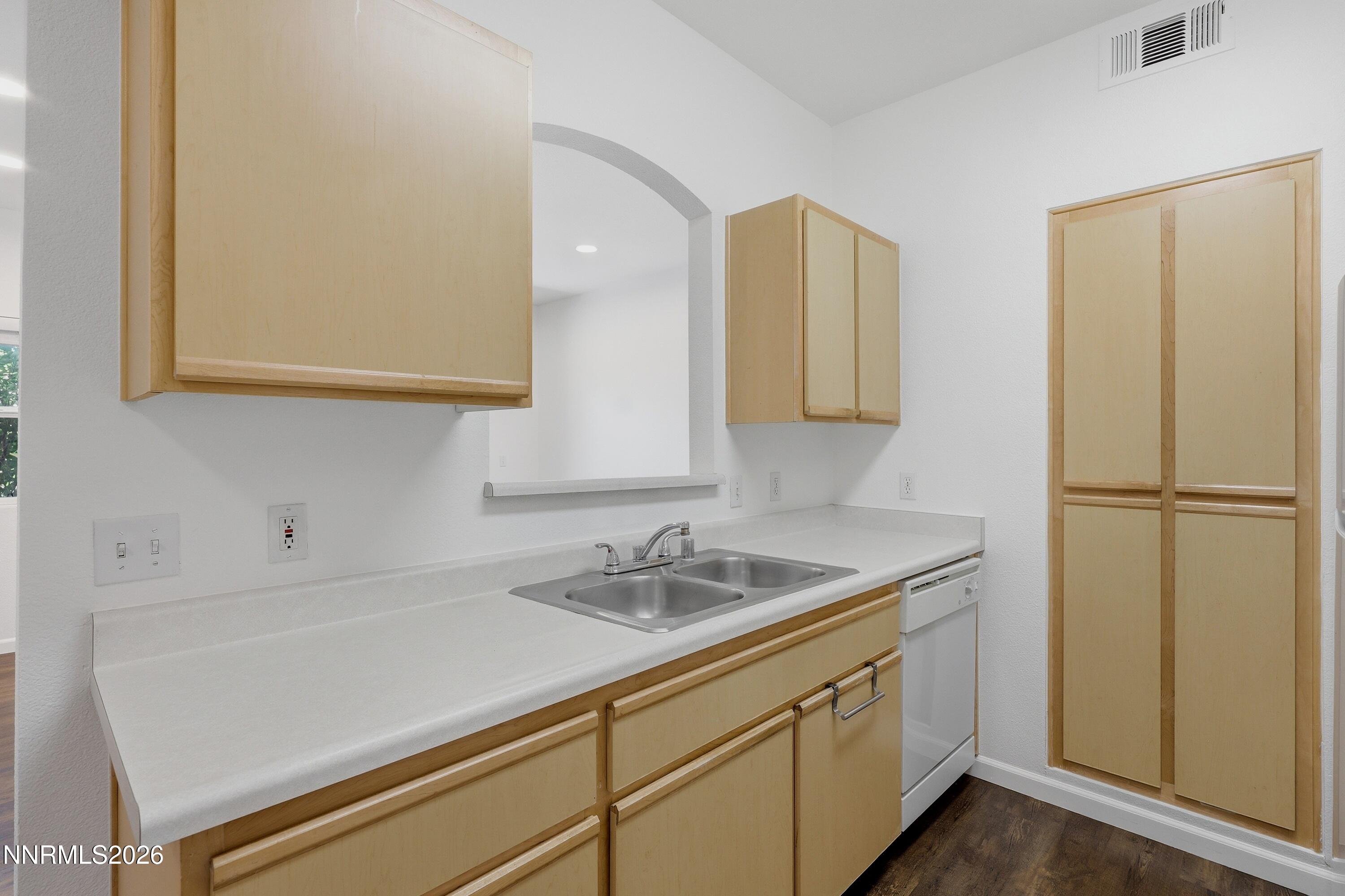 6850 Sharlands Avenue, Unit T# 1118 Reno, NV 89523 - Photo 10 of 27 10_6850_sharlands_ave_unit_1118_009