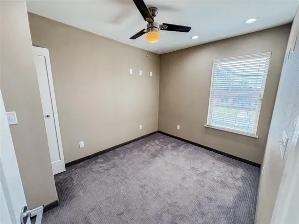 $1,400 | 301 East Brockett Street, Unit 100, Sherman, TX 75090