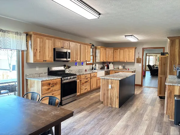 $570,000 | 18555 Days Way Lane, Aurora, IN 47001