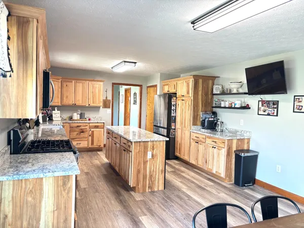 $570,000 | 18555 Days Way Lane, Aurora, IN 47001