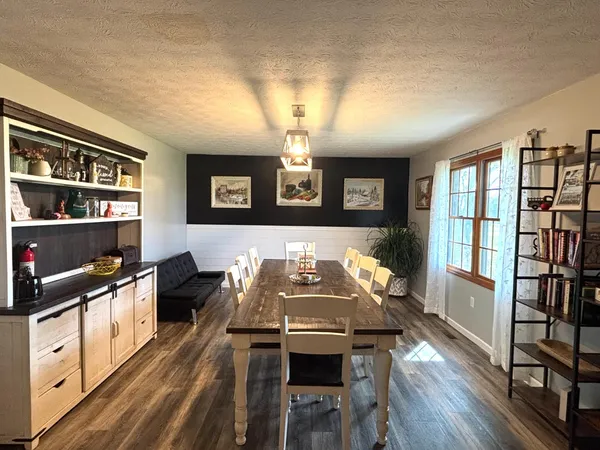 $570,000 | 18555 Days Way Lane, Aurora, IN 47001