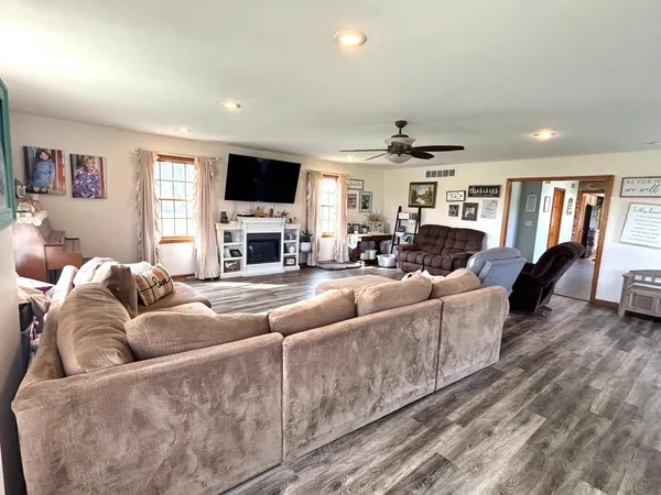 $570,000 | 18555 Days Way Lane, Aurora, IN 47001