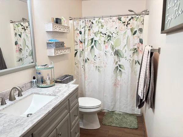 $570,000 | 18555 Days Way Lane, Aurora, IN 47001