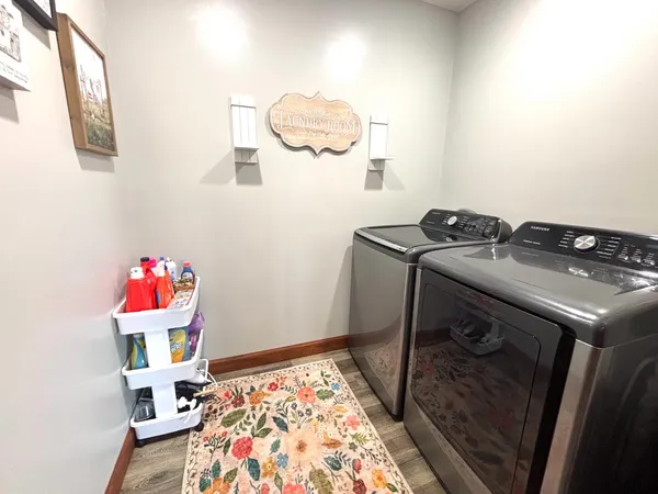 $570,000 | 18555 Days Way Lane, Aurora, IN 47001