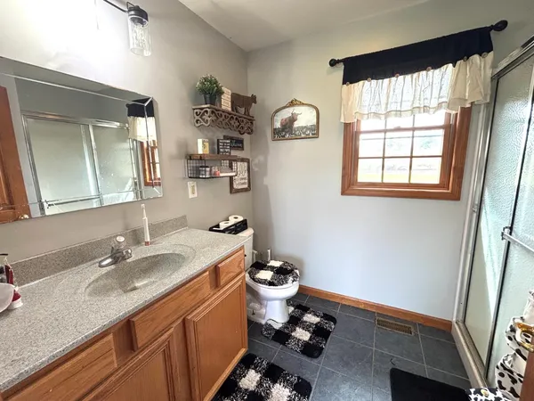 $570,000 | 18555 Days Way Lane, Aurora, IN 47001