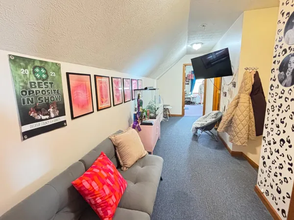 $570,000 | 18555 Days Way Lane, Aurora, IN 47001