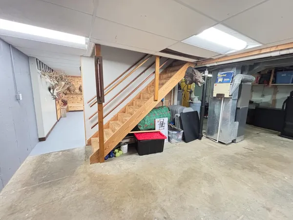 $570,000 | 18555 Days Way Lane, Aurora, IN 47001