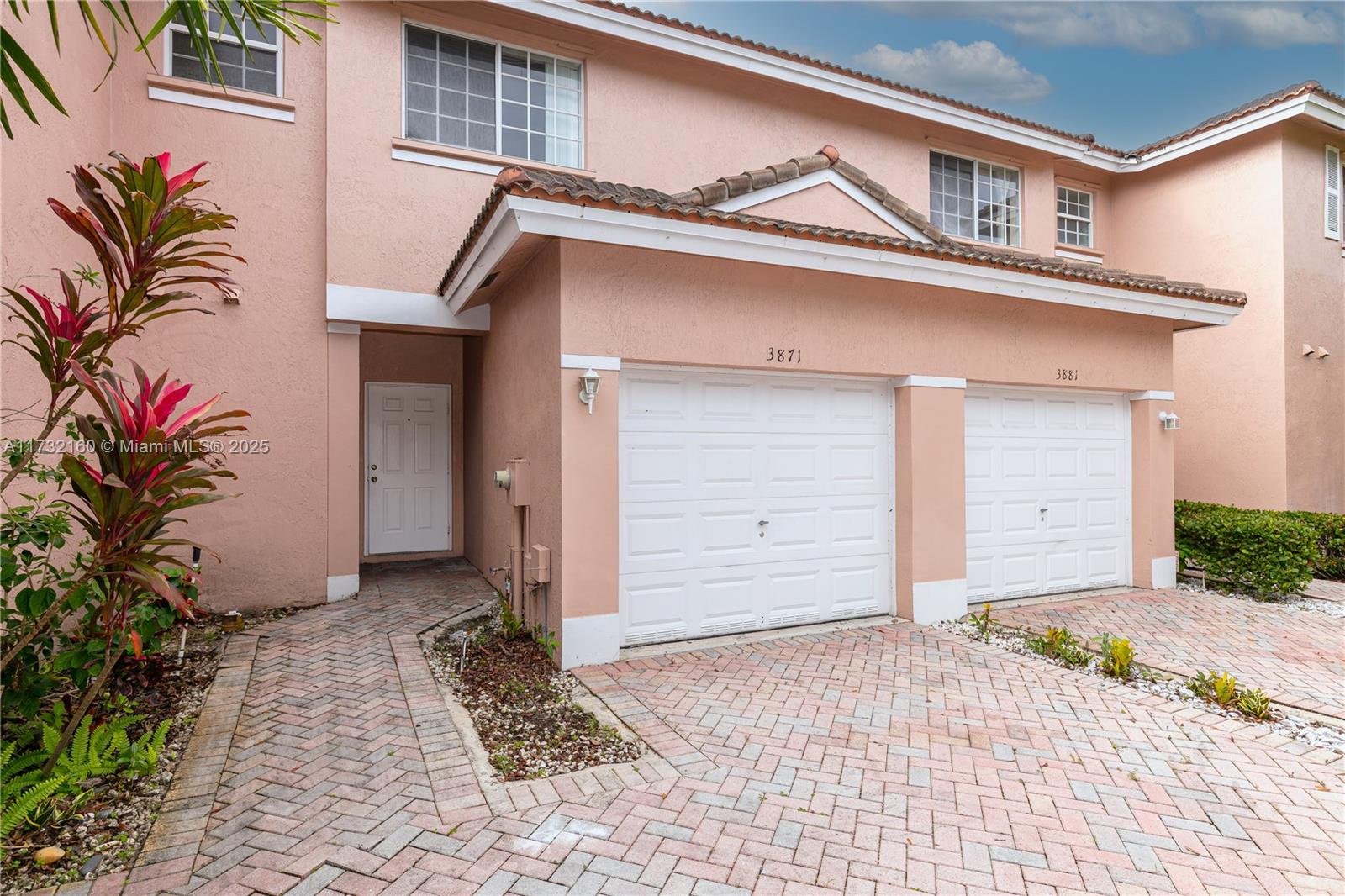 Spring Tree Sunrise, FL 33351 - Photo 39 of 44 a front view of a house