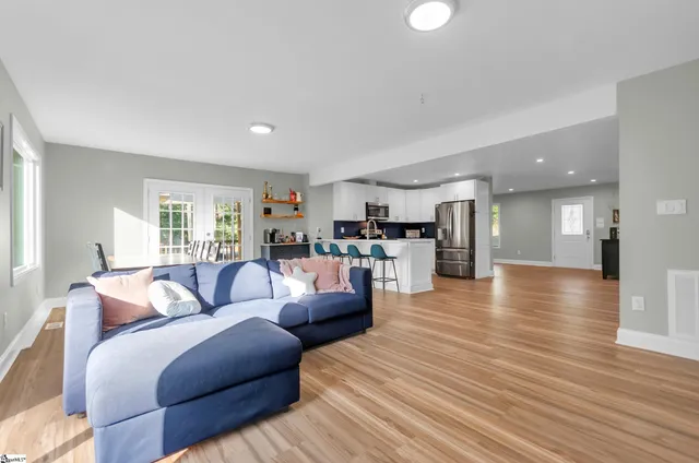 $469,000 | 327 Pine Drive, Piedmont, SC 29673