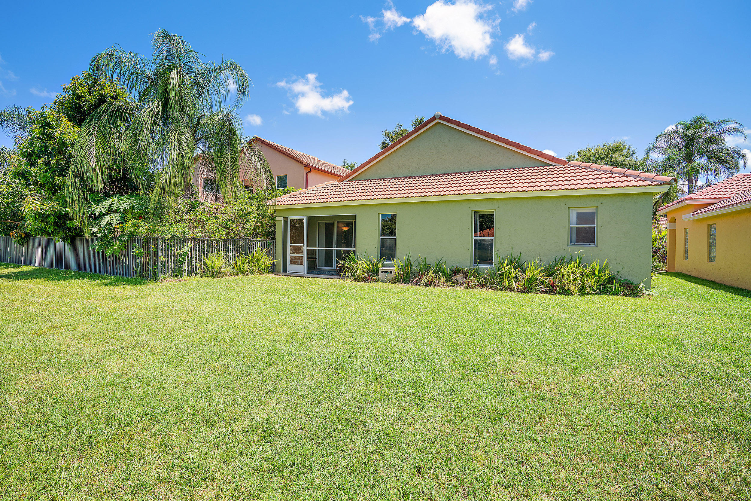 4121 Dakota Drive Riviera Beach, FL 33418 - Photo 18 of 18 Side Yard
