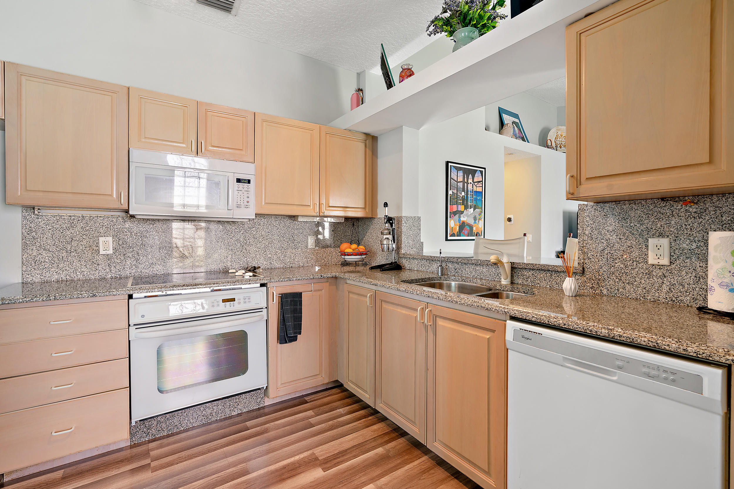 4121 Dakota Drive Riviera Beach, FL 33418 - Photo 3 of 18 Kitchen