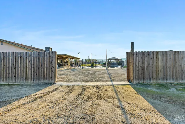 $800,000 | Undisclosed Address, Bakersfield, CA 93308