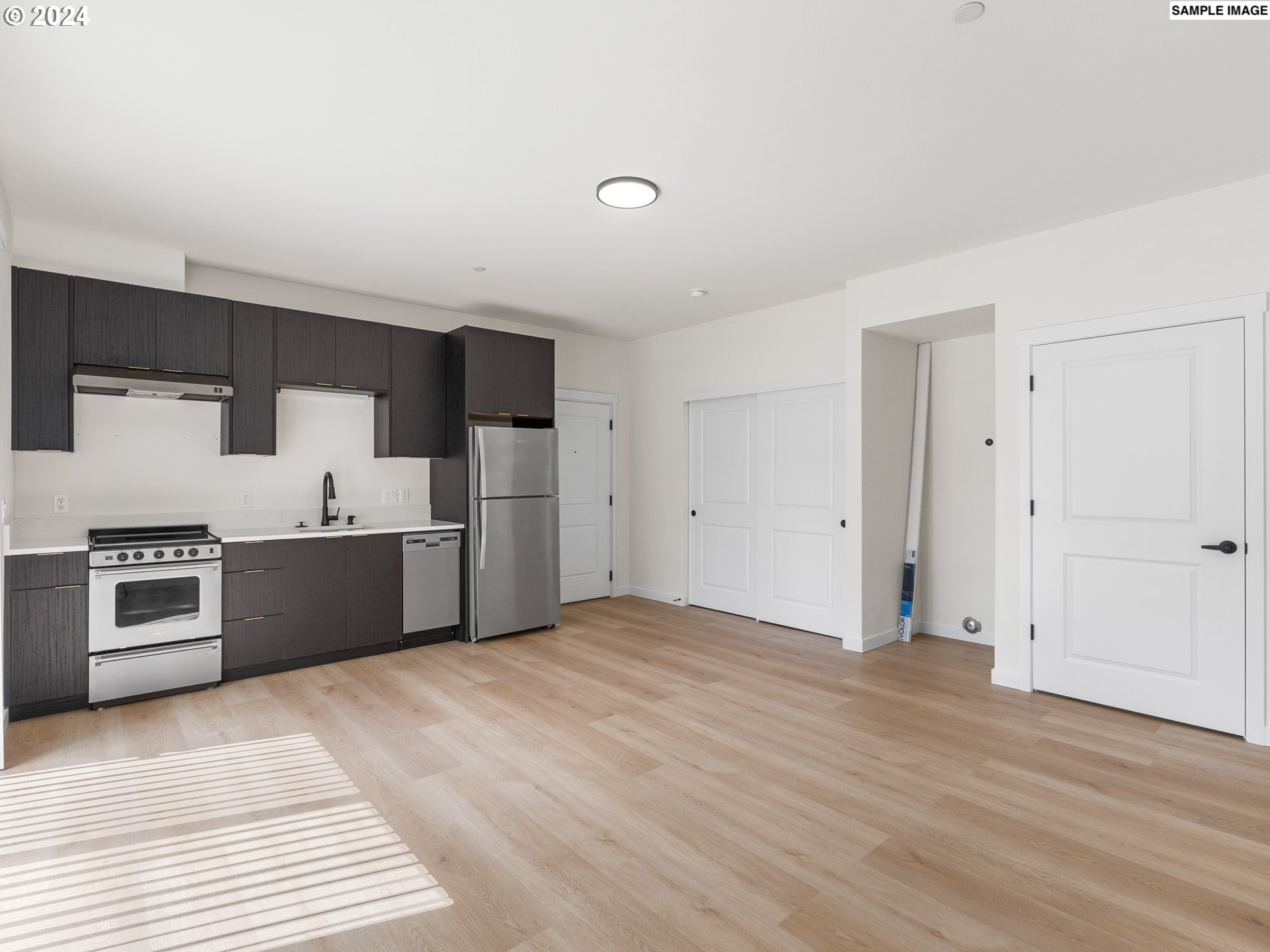 10985 East Burnside Street, Unit 9 Portland, OR 97216 - Photo 2 of 5
