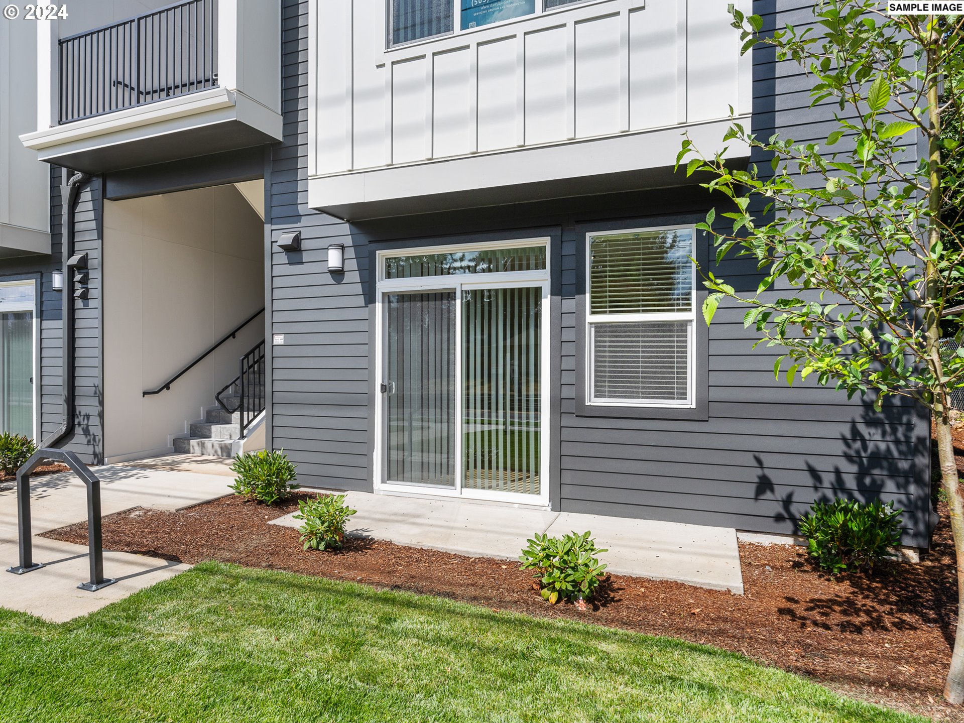 10985 East Burnside Street, Unit 9 Portland, OR 97216 - Photo 5 of 5