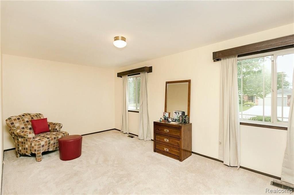 304 Coldiron Drive Rochester Hills, MI 48307 - Photo 19 of 31